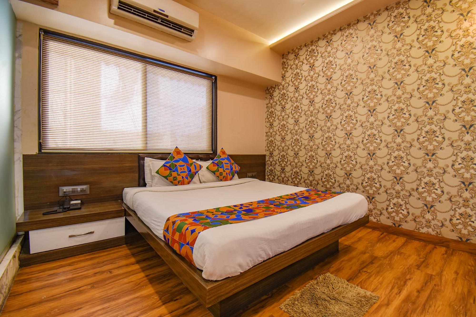 فندق Fabexpress Glory - Nr Skywalk Bridge Pimpri-Chinchwad المظهر الخارجي الصورة